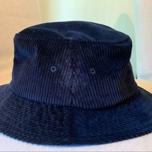 Noah NewYork NY Made in USA Navy Blue Corduroy Velvet Bucket Hat M/L
